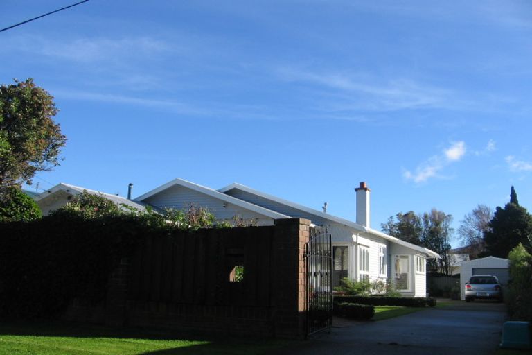 Photo of property in 73 Pohutukawa Street, Woburn, Lower Hutt, 5011