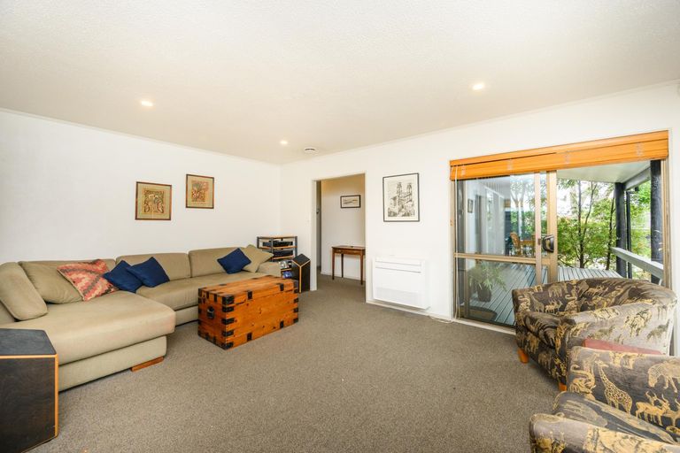Photo of property in 3 Earl Place, Hokowhitu, Palmerston North, 4410