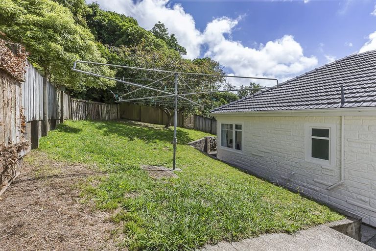 Photo of property in 2 Chester Road, Tawa, Wellington, 5028