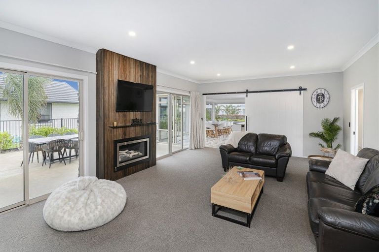 Photo of property in 15 Lady Jocelyn Place, Whitianga, 3510