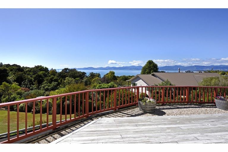 Photo of property in 9 Van Beek Place, Ruby Bay, Mapua, 7005