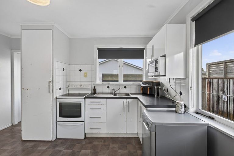 Photo of property in 237 Huatoki Street, Upper Vogeltown, New Plymouth, 4310