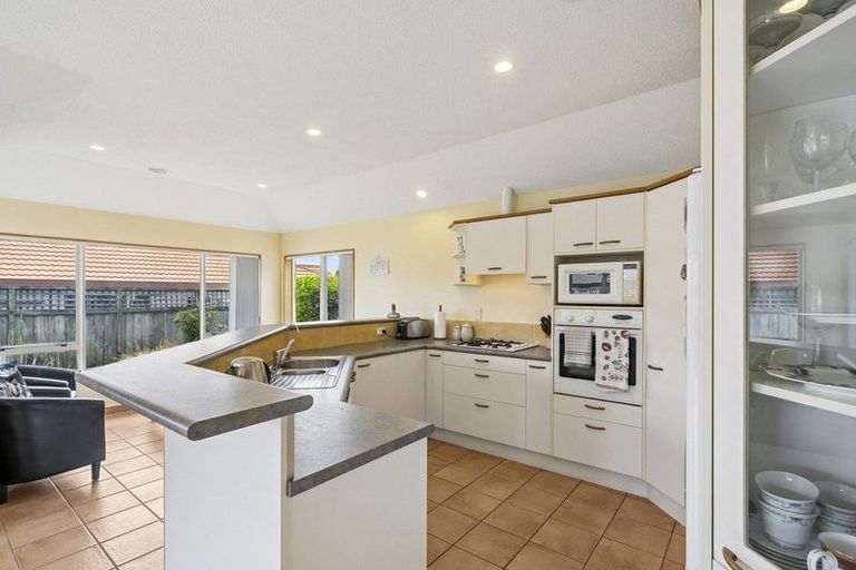Photo of property in 21 Kotuku Drive, Paraparaumu Beach, Paraparaumu, 5032