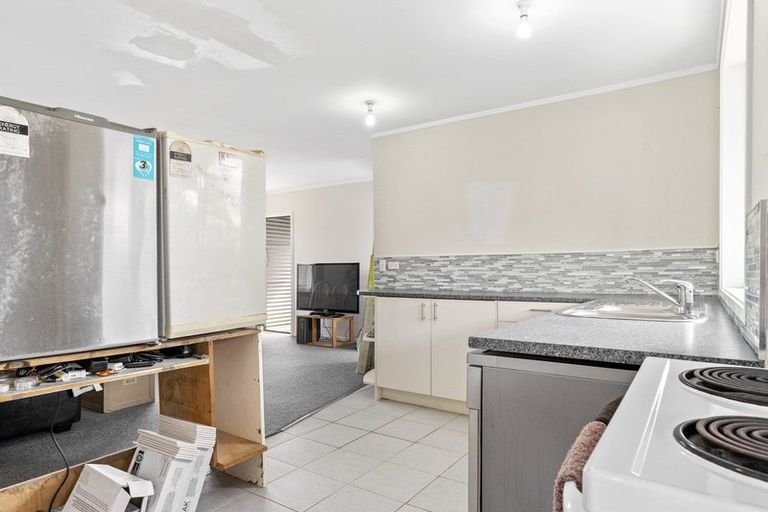 Photo of property in 125 Bruce Mclaren Road, Henderson, Auckland, 0612