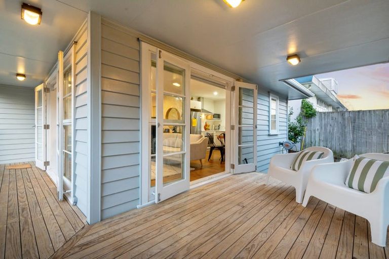 Photo of property in 7a Nelson Avenue, Northcote Point, Auckland, 0627