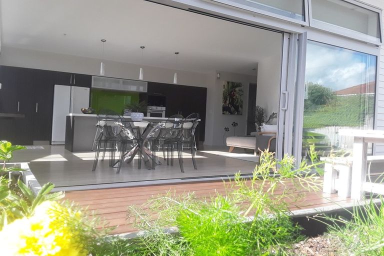 Photo of property in 8a Wairere Road, Torbay, Auckland, 0630