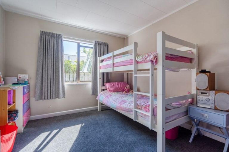 Photo of property in 16a Fincham Road, Raumati Beach, Paraparaumu, 5032