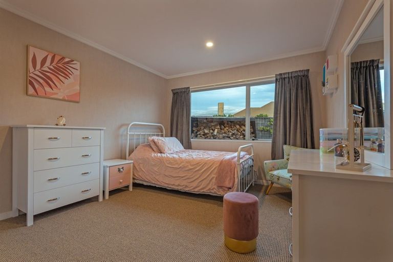 Photo of property in 22 Tennyson Avenue, Kelvin Grove, Palmerston North, 4414