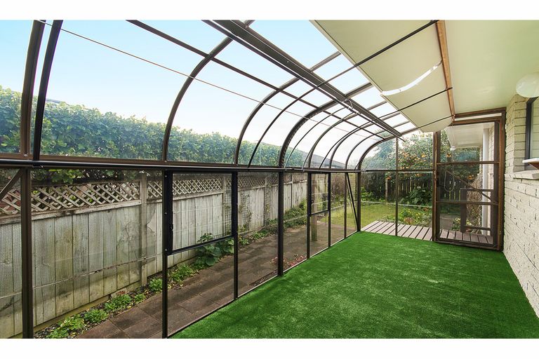 Photo of property in 2/30 Edgewater Parade, Waiuku, 2123