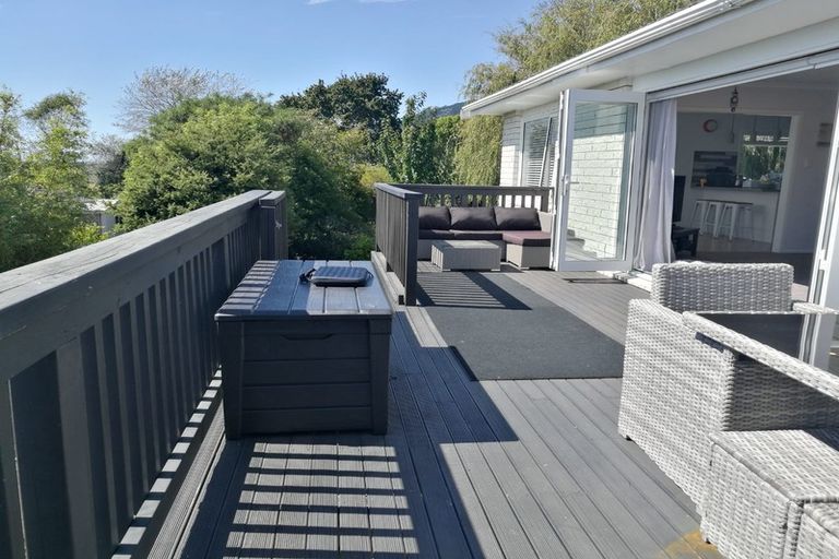 Photo of property in 9 Ruru Street, Waikanae, 5036