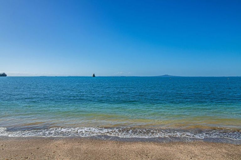 Photo of property in 20 Matakatia Parade, Matakatia, Whangaparaoa, 0930