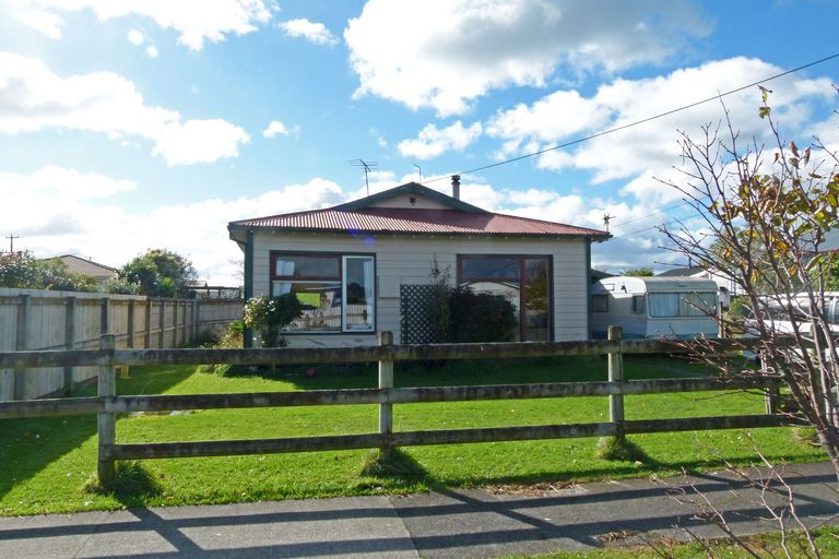 Photo of property in 28 Cambridge Street, Milson, Palmerston North, 4414