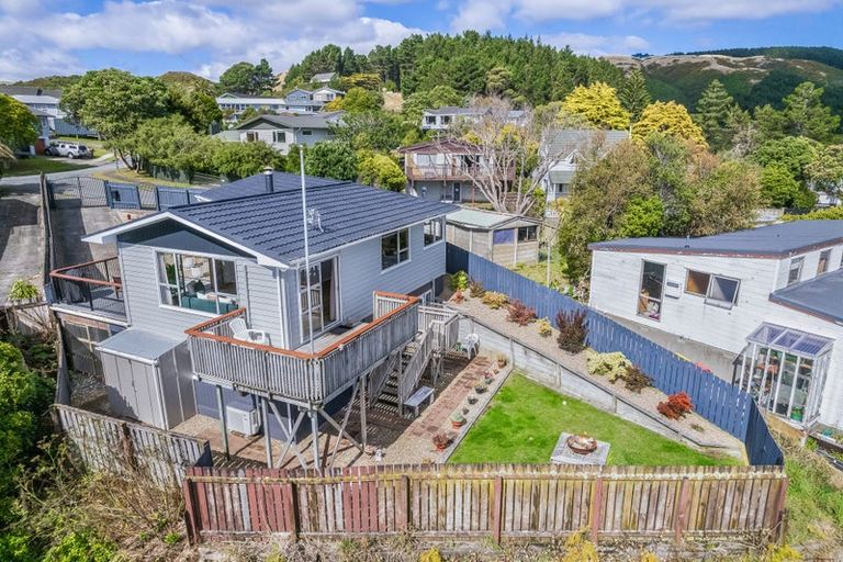 Photo of property in 2 Ash Grove, Ranui, Porirua, 5024