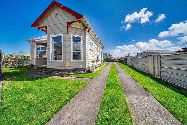 Photo of property in 65 Wilson Street, Hawera, 4610