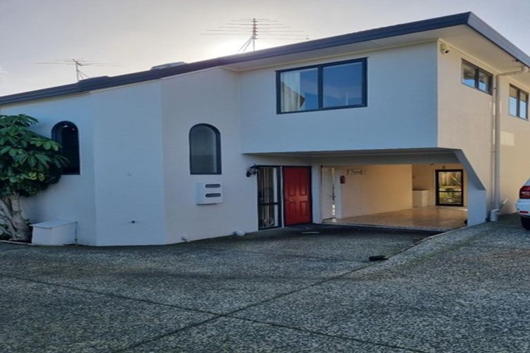 Photo of property in 3/102 Greenhithe Road, Greenhithe, Auckland, 0632