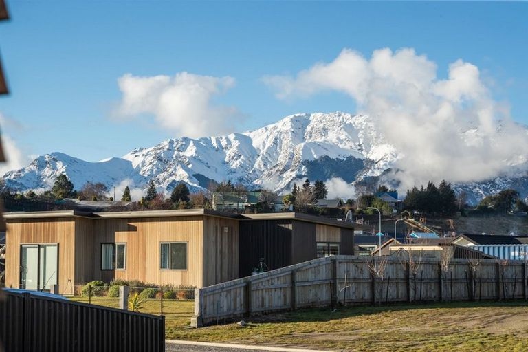 Photo of property in 6 Pennycook Place, Lake Hawea, Wanaka, 9382