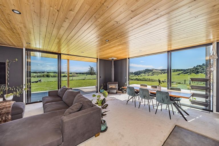 Photo of property in 389 Teschemakers Road, Teschemakers, Oamaru, 9492