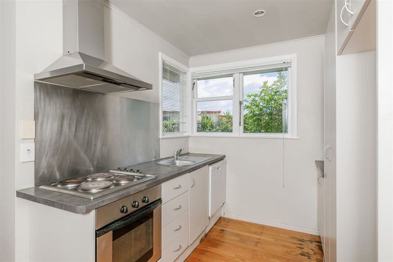 Photo of property in 1/11 St Leonards Road, Kelston, Auckland, 0602