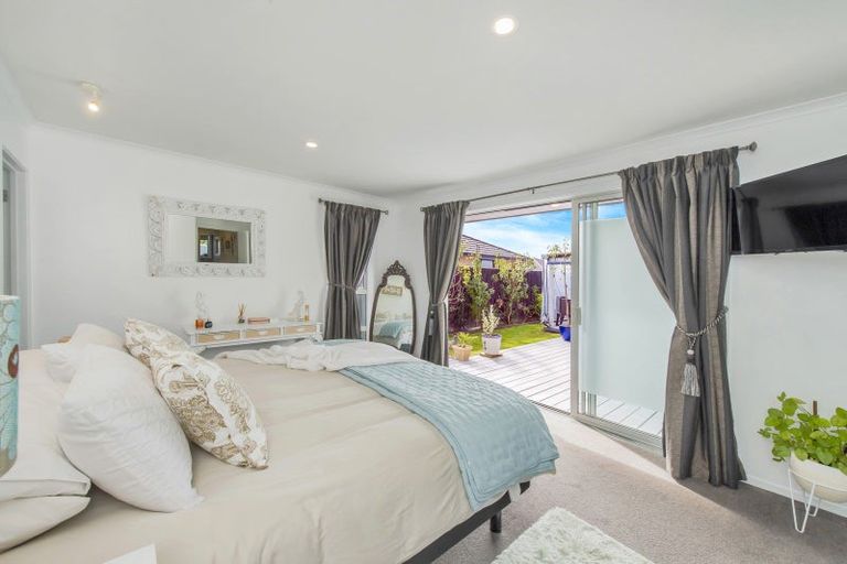 Photo of property in 21 Shillingford Boulevard, Rolleston, 7615