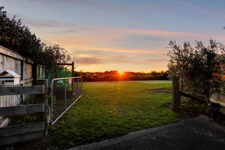 Photo of property in 20 Aderman Place, Hurworth, New Plymouth, 4310