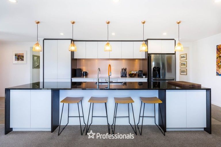 Photo of property in 15 Gilruth Road, Wallaceville, Upper Hutt, 5018