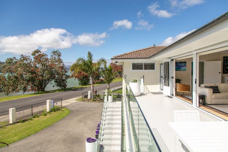 Photo of property in 25 Robinson Road, Whitianga, 3510