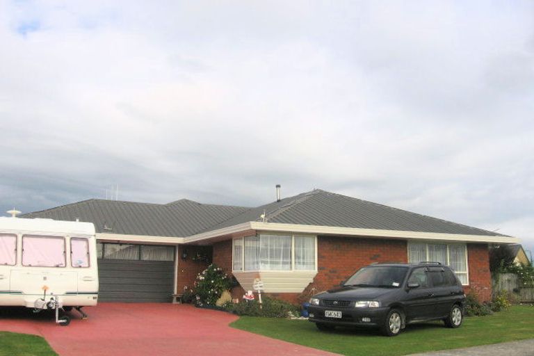 Photo of property in 11 Strachan Way, Highbury, Palmerston North, 4412