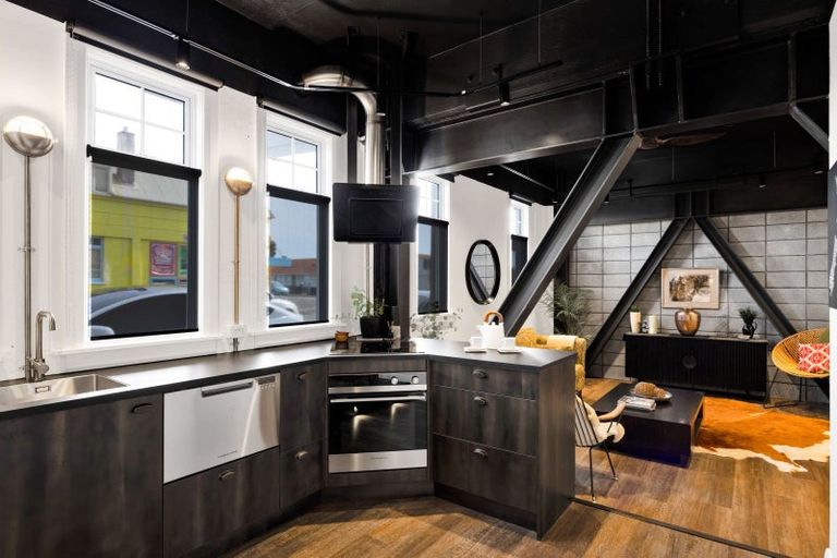 Photo of property in 127 Saint Aubyn Street, New Plymouth, 4310