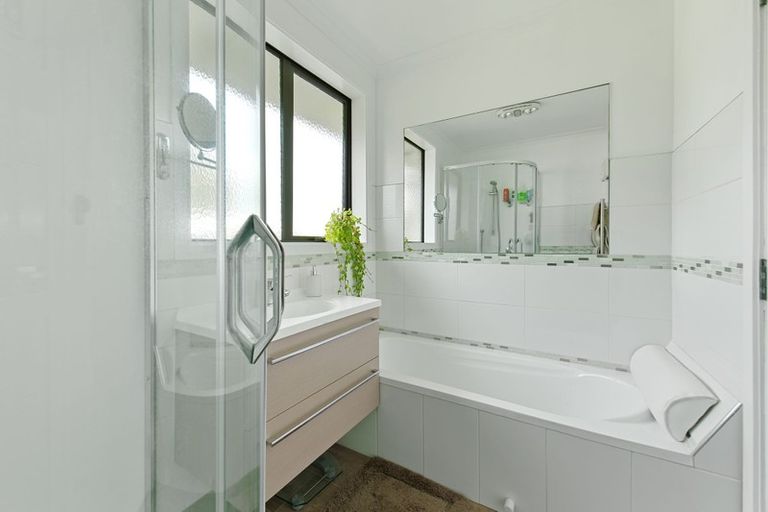 Photo of property in 47 Seaward Road, Edendale, 9825