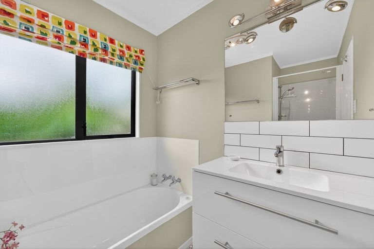 Photo of property in 51a Glendale Road, Glen Eden, Auckland, 0602