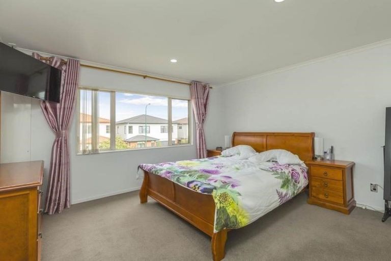 Photo of property in 25 Maypark Crescent, Flat Bush, Auckland, 2016