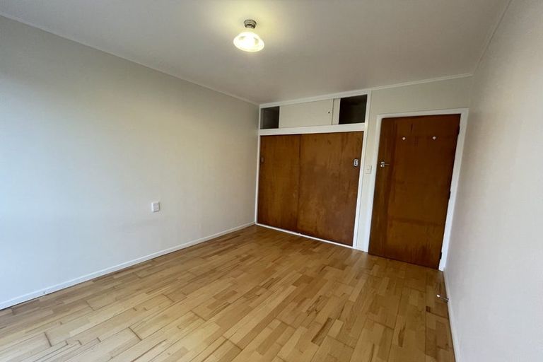 Photo of property in 1/27 South Karori Road, Karori, Wellington, 6012
