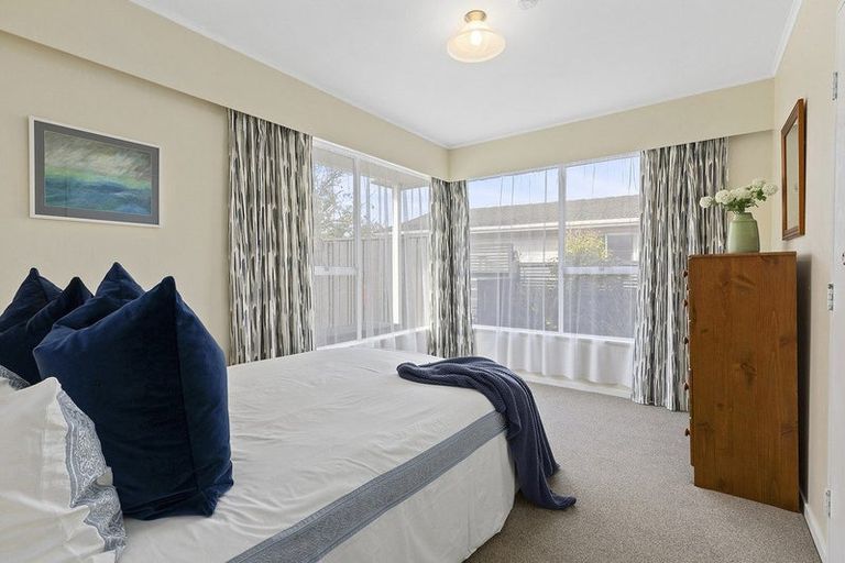 Photo of property in 3 Solander Place, Whitby, Porirua, 5024