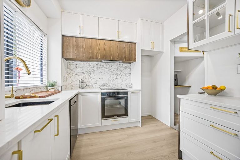 Photo of property in 63 Rakich Place, Henderson, Auckland, 0612