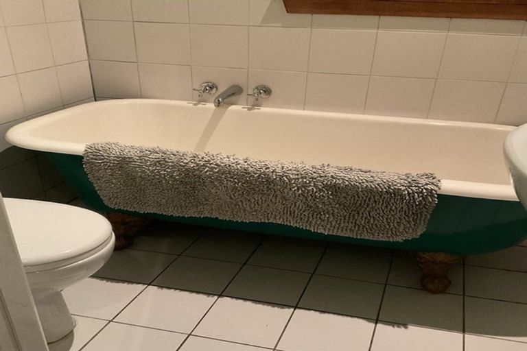 Photo of property in 74 Cambridge Terrace, Waterloo, Lower Hutt, 5011