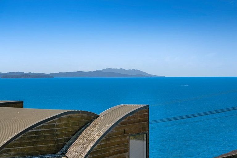 Photo of property in 8b Duncansby Road, Stanmore Bay, Whangaparaoa, 0932