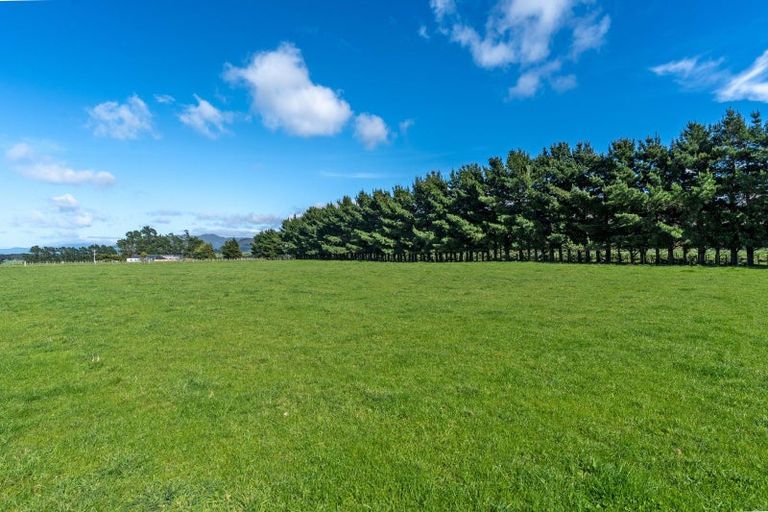 Photo of property in 360 Western Lake Road, Western Lake, Featherston, 5773