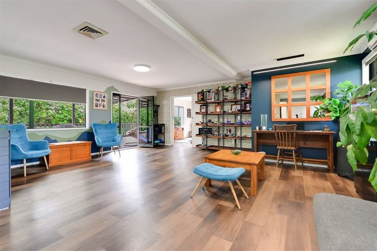 Photo of property in 6 Cemetery Road, Waiuku, 2123