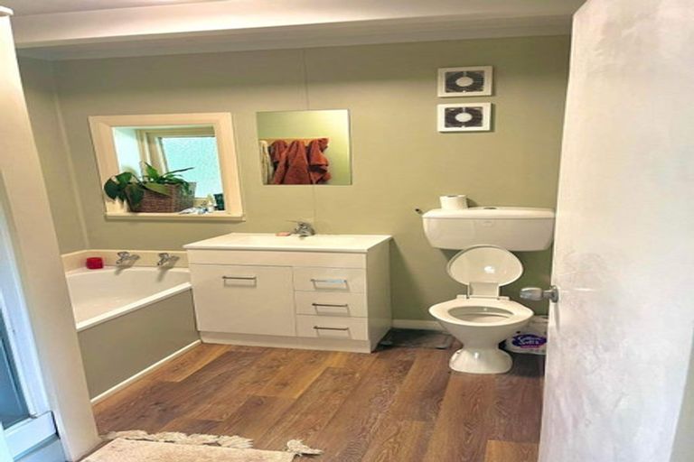 Photo of property in 114 Holloway Road, Aro Valley, Wellington, 6021