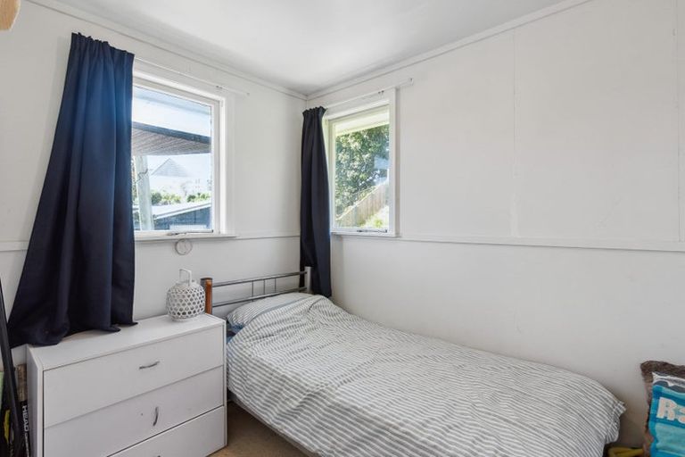 Photo of property in 7a Hona Street, Waikanae Beach, Waikanae, 5036