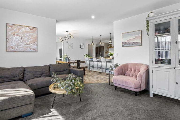 Photo of property in 31 Angus Place, Rangiora, 7400