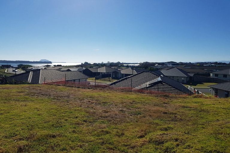 Photo of property in 13 Lakeside Terrace, Omokoroa, 3114