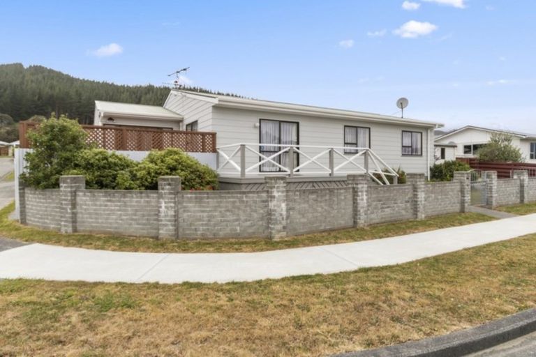 Photo of property in 46 Berkeley Road, Wainuiomata, Lower Hutt, 5014