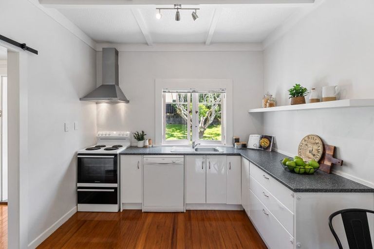 Photo of property in 41 Hillsborough Road, Hillsborough, Auckland, 1042