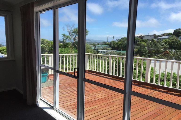 Photo of property in 41 Salford Street, Newlands, Wellington, 6037