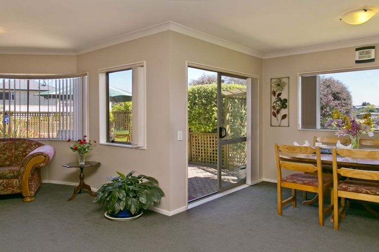 Photo of property in 2/2 Astelia Way, Waipahihi, Taupo, 3330