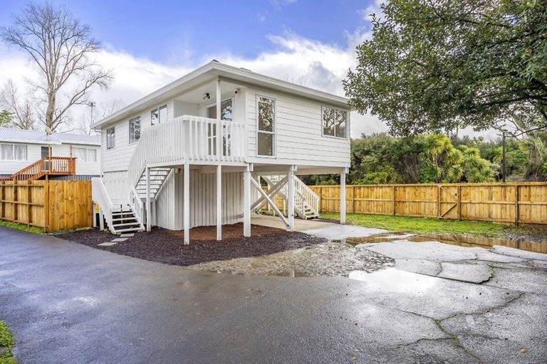 Photo of property in 1/50 Borich Road, Sunnyvale, Auckland, 0612