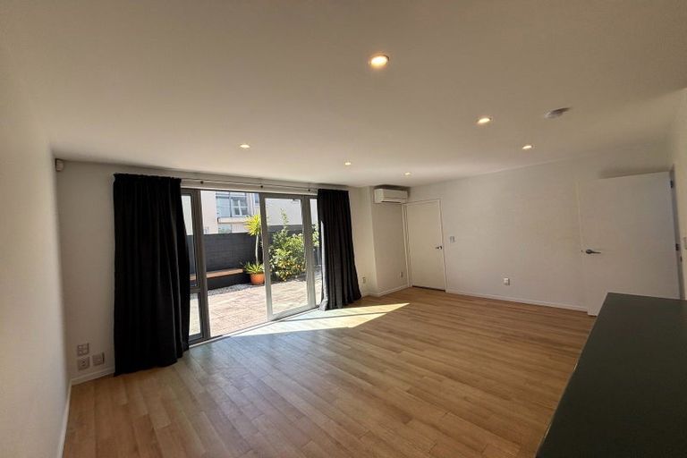 Photo of property in 972c Colombo Street, St Albans, Christchurch, 8014