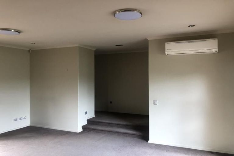 Photo of property in 2 Somerton Drive, Huntington, Hamilton, 3210