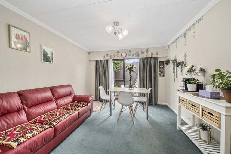 Photo of property in 2/964 High Street, Avalon, Lower Hutt, 5011